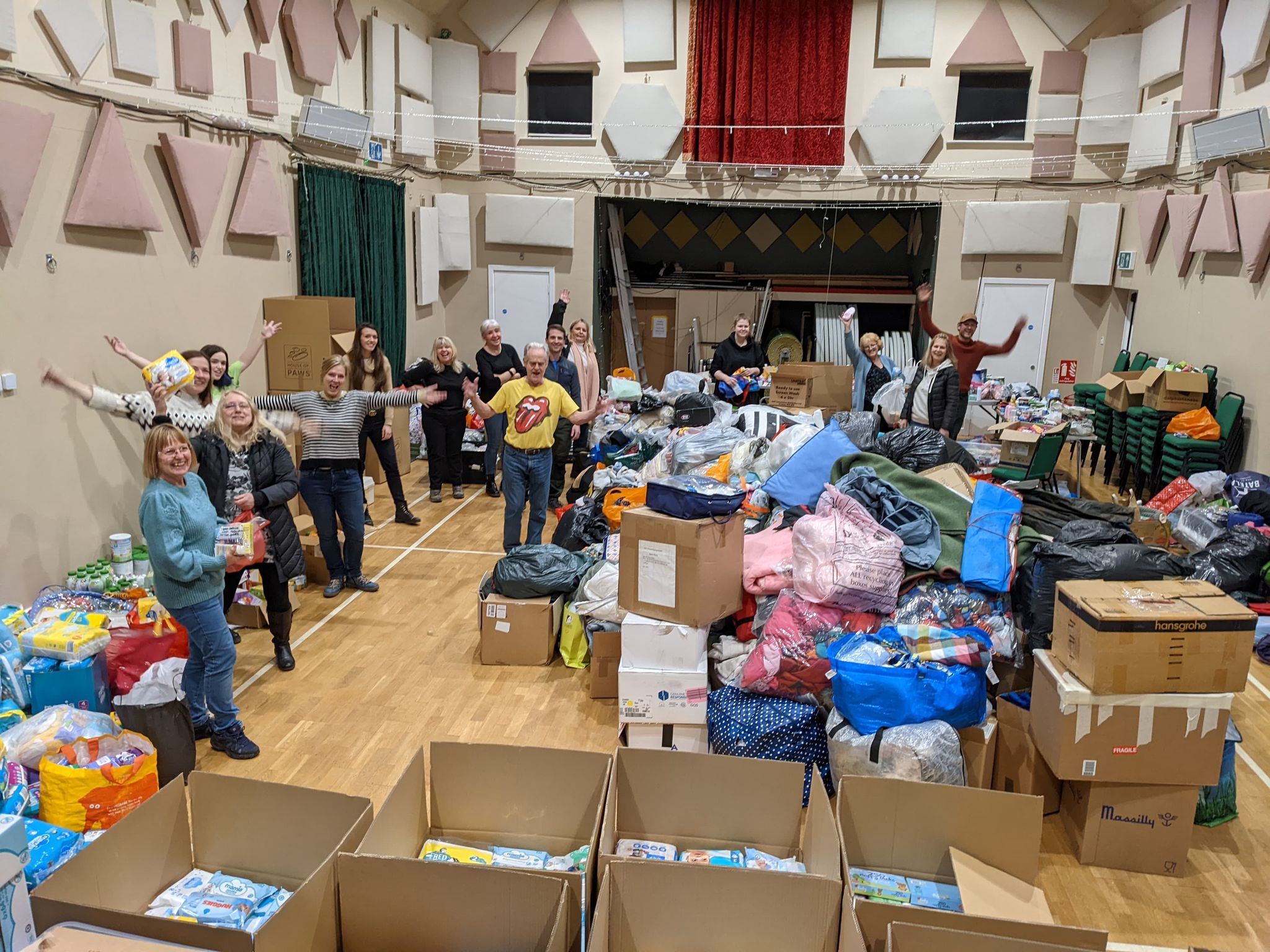 Donations To Help Ukraine Refugees Set To Arrive On Tuesday – HFM